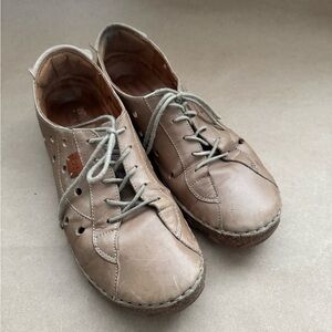 Josef Seibel Tan Leather Spirit of Nature Lace Up Shoe. Size EU 39